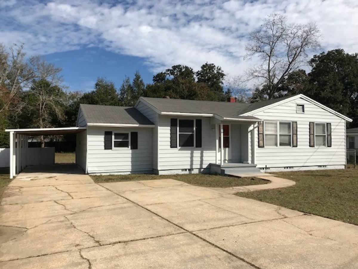 House for rent at 16 Mandalay Dr, Pensacola, FL 32507