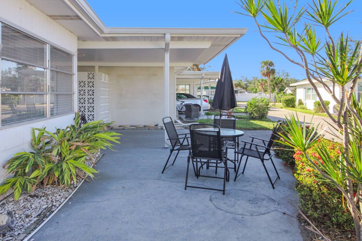 Apartment for rent at 109 E Field Ave, Venice, FL 34285