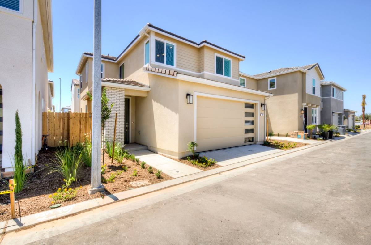 House for rent at 1498 Vintage Lane, Clovis, CA 93619