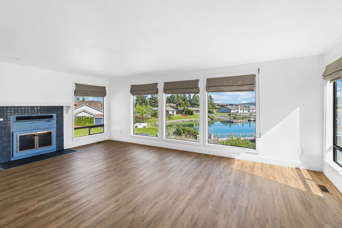 House for rent at 2263 Mariner Beach Dr, Oak Harbor, WA 98277