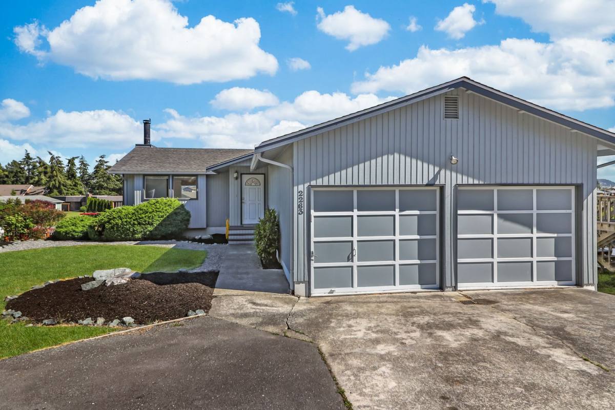 House for rent at 2263 Mariner Beach Dr, Oak Harbor, WA 98277