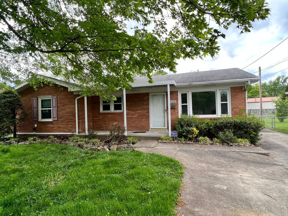 House for rent at 2029 Lynn Lea Rd, Louisville, KY 40216