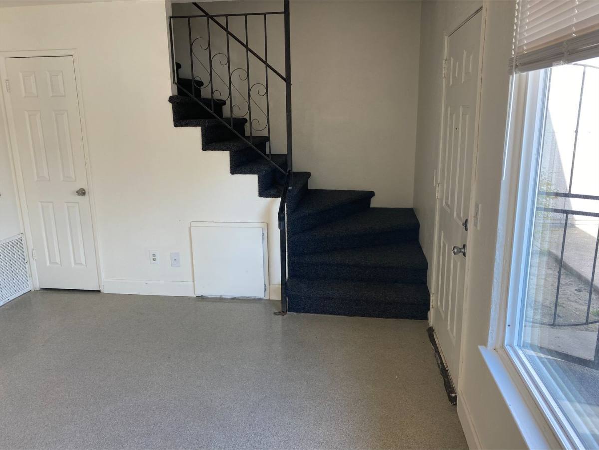 Apartment for rent at 1923-1933 Shadowbrook Dr, Merced, CA 95348