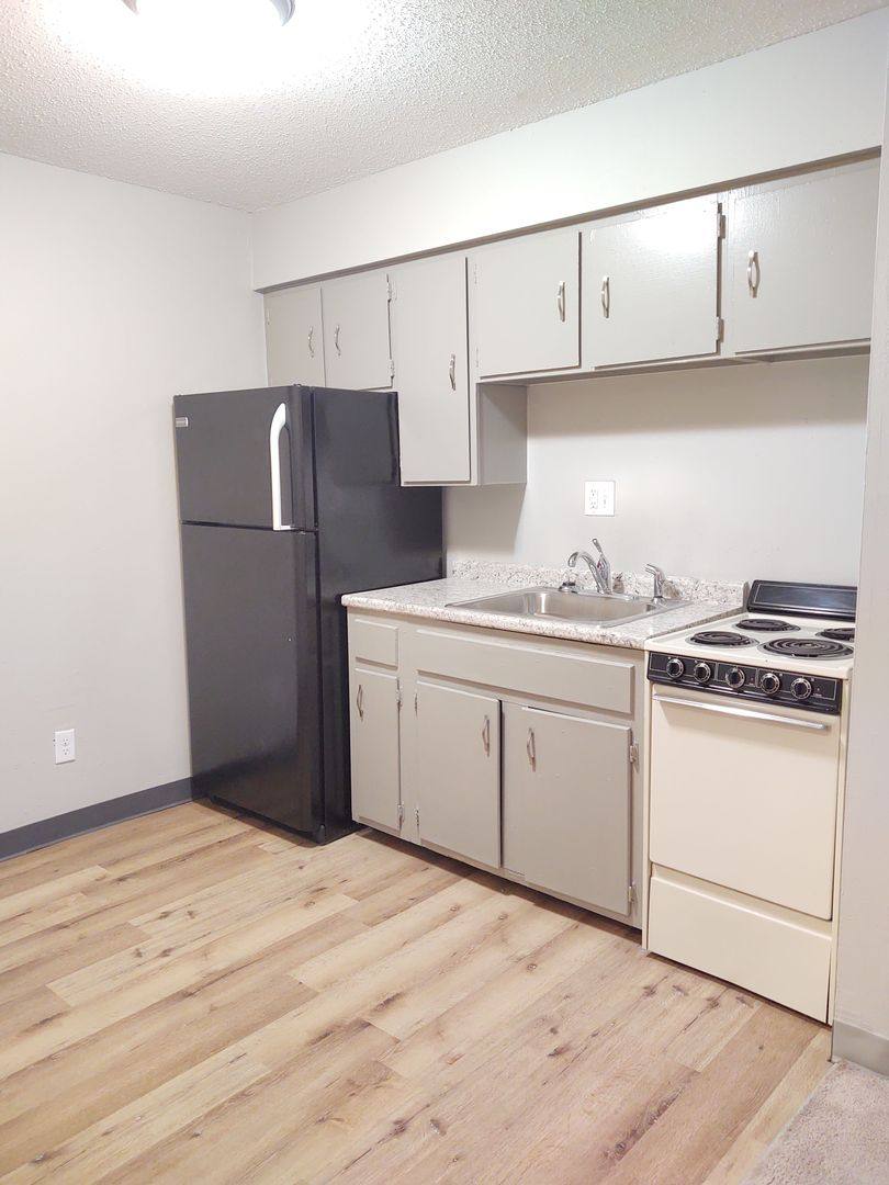 Apartment for rent at 1441 Capitol Ave, Des Moines, IA 50316