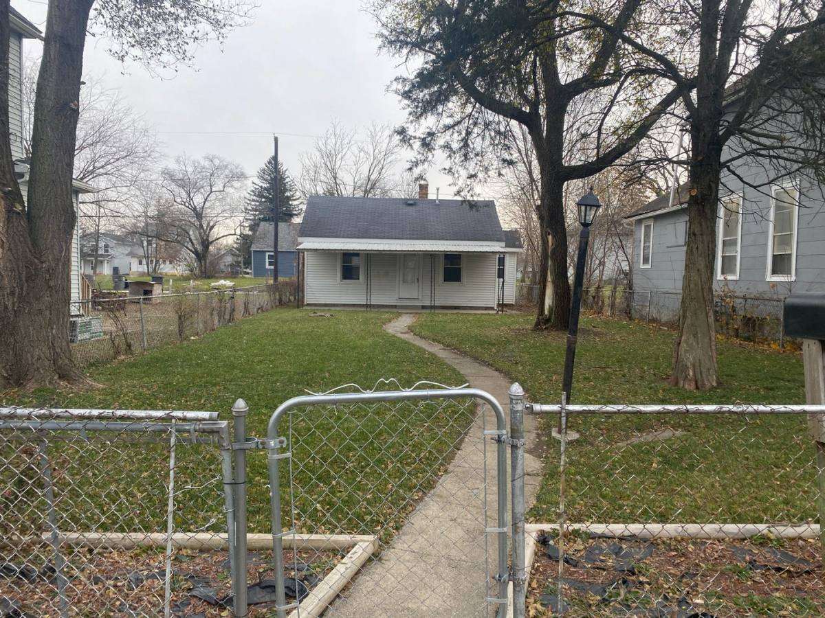 House for rent at 2727 Winter St, Fort Wayne, IN 46806