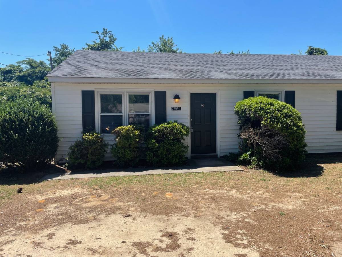 Apartment for rent at 7554 Bellehaven Dr, Gloucester Point, VA 23062