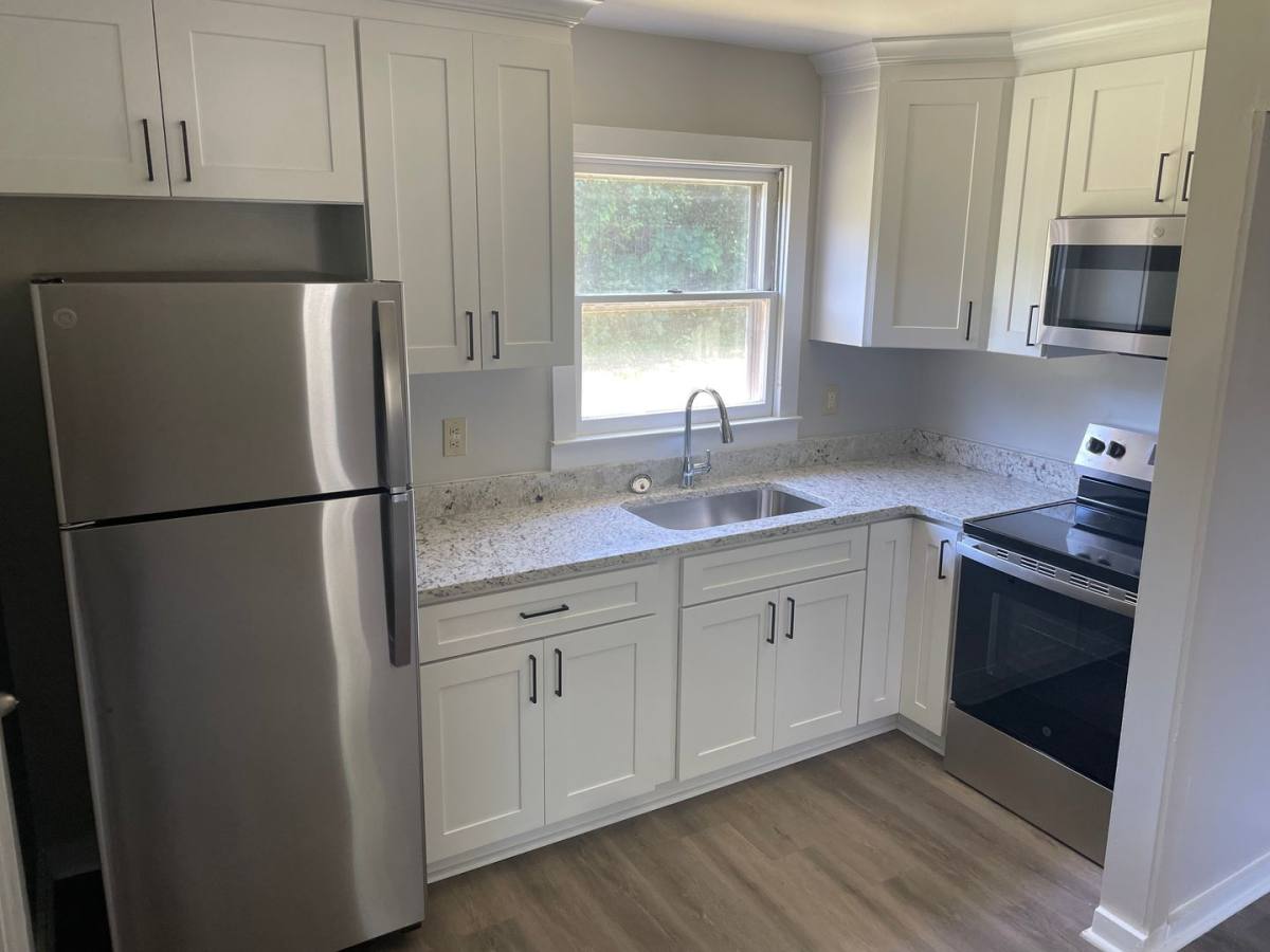 Apartment for rent at 7554 Bellehaven Dr, Gloucester Point, VA 23062