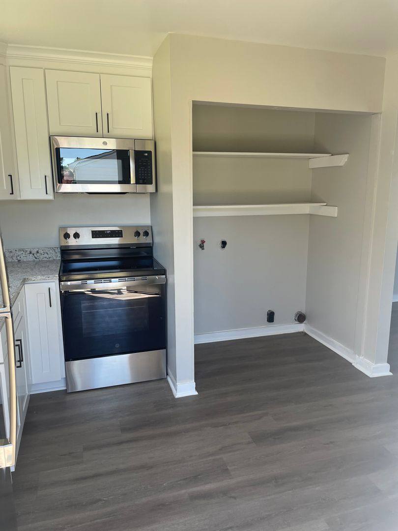 Apartment for rent at 7554 Bellehaven Dr, Gloucester Point, VA 23062