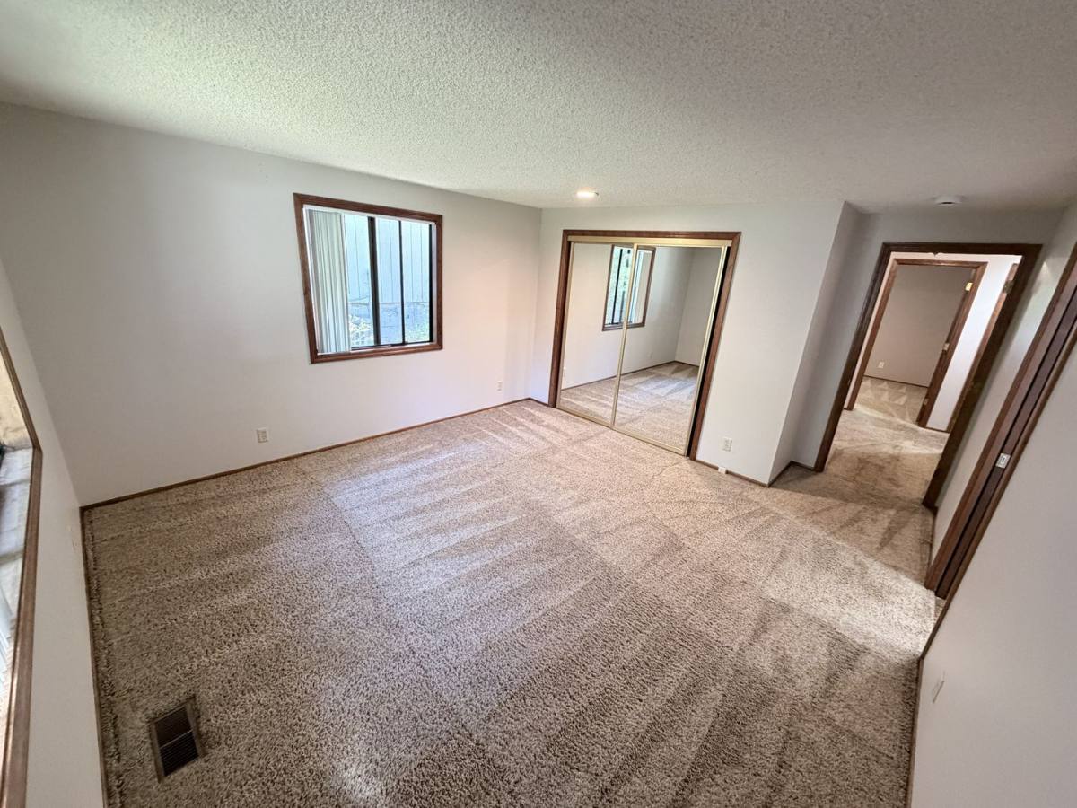 House for rent at 2525 Crestview Dr S, Salem, OR 97302