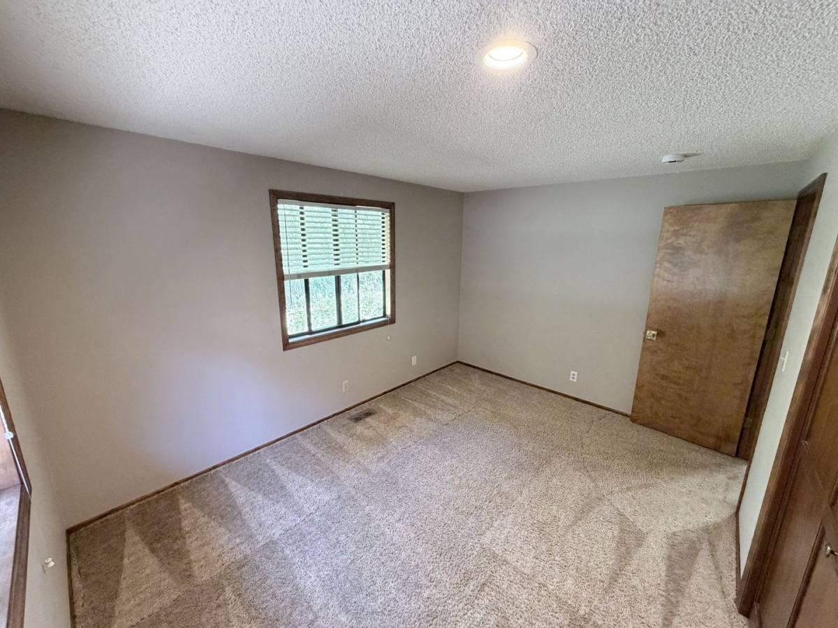 House for rent at 2525 Crestview Dr S, Salem, OR 97302