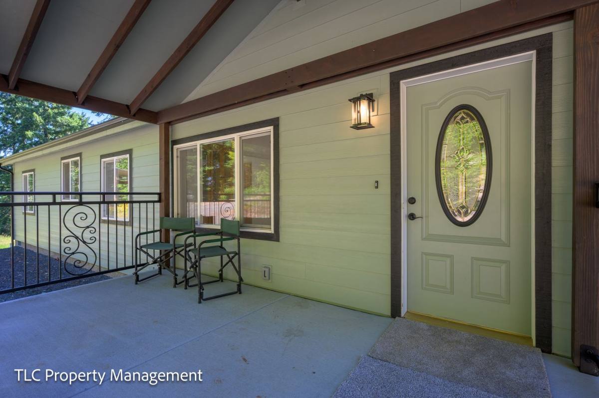 House for rent at 76848 London Rd, Cottage Grove, OR 97424