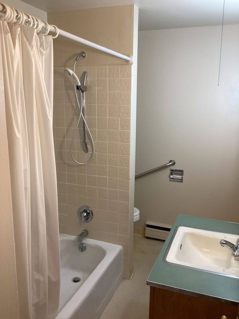 House for rent at 2237 Main St, Klamath Falls, OR 97601