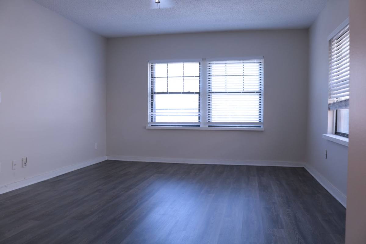 Apartment for rent at 801-807 E 42nd St, Kansas City, MO 64110