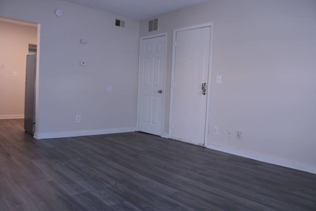 Apartment for rent at 801-807 E 42nd St, Kansas City, MO 64110