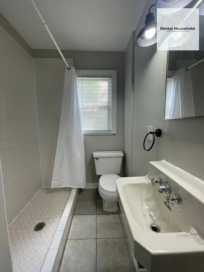 House for rent at 20091 Inkster Rd, Livonia, MI 48152