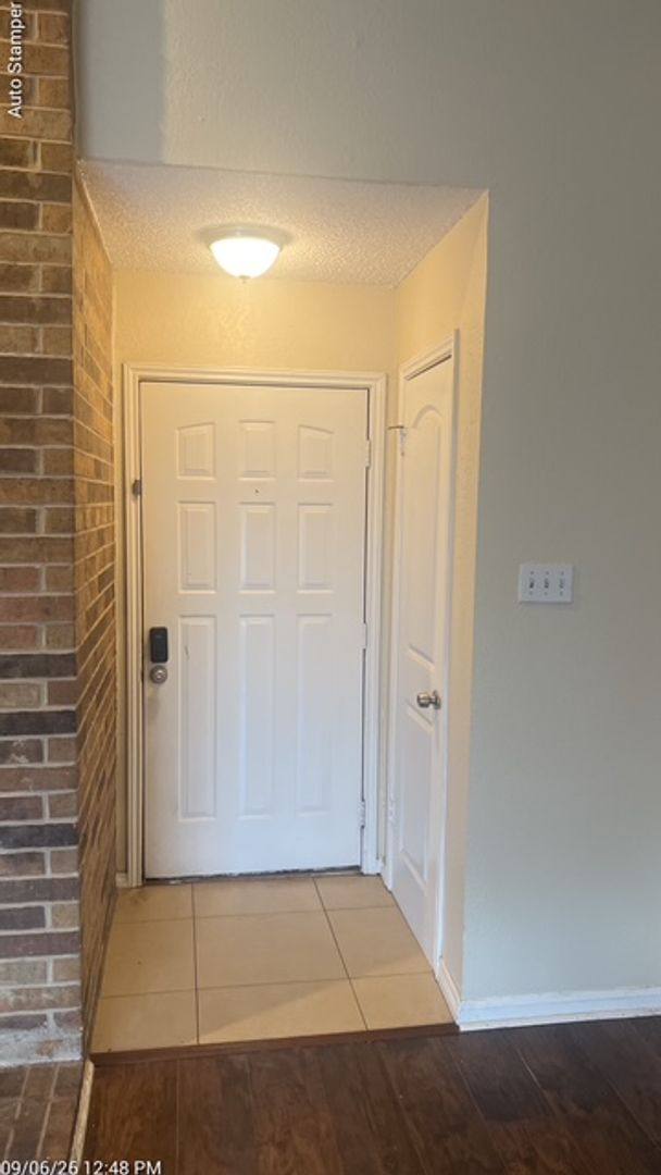 Condo for rent at 1901 Cloisters Dr, Arlington, TX 76011