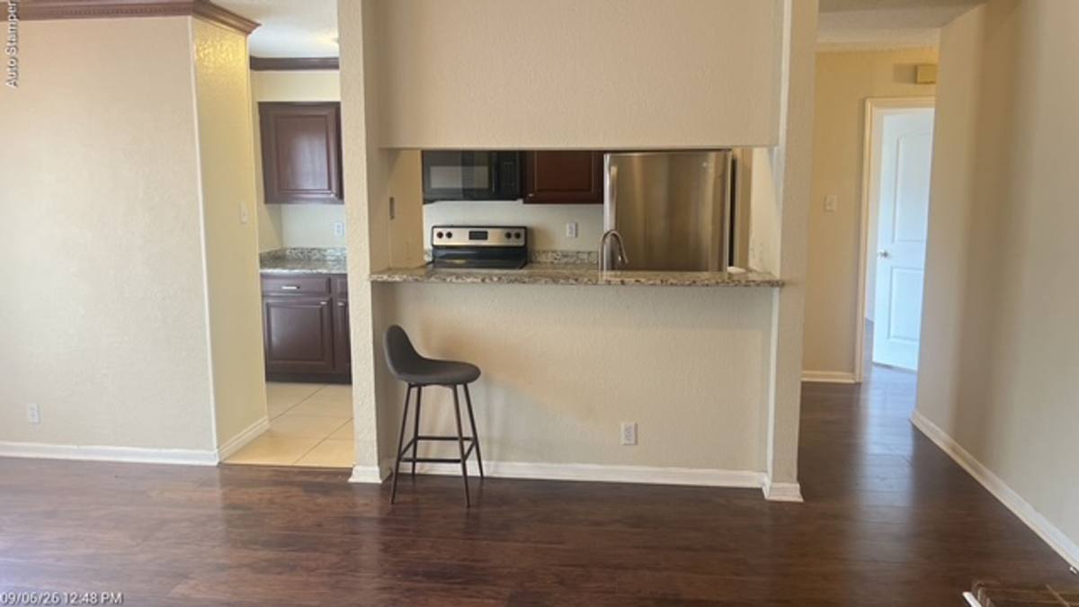 Condo for rent at 1901 Cloisters Dr, Arlington, TX 76011
