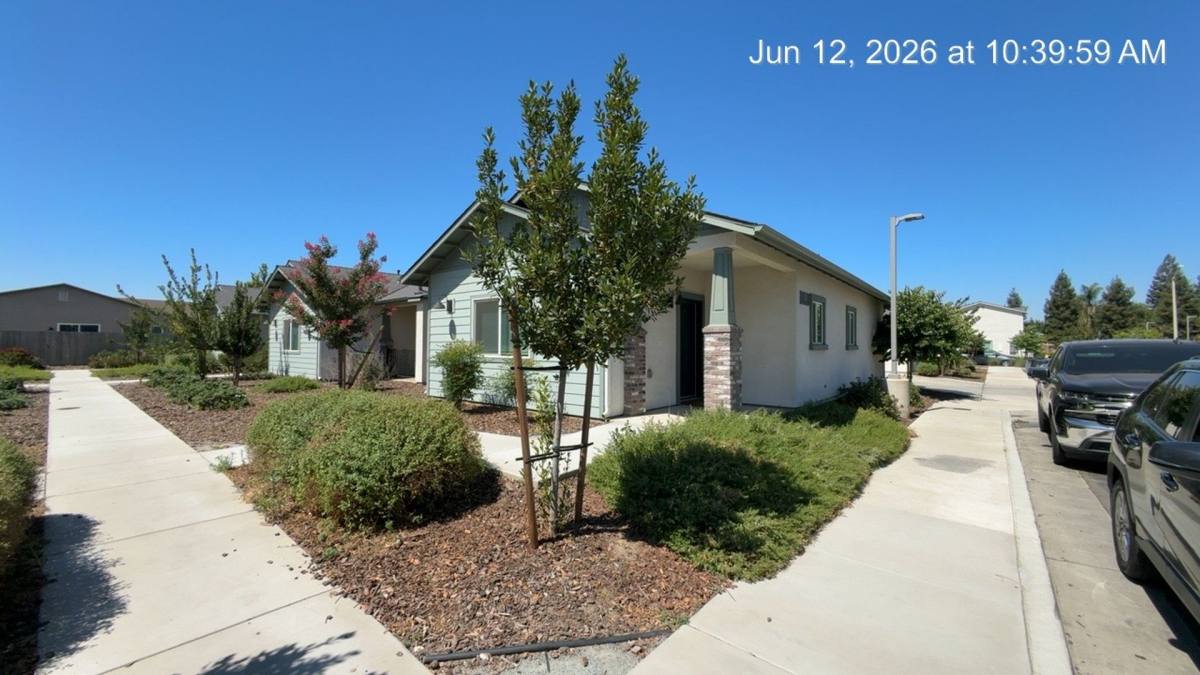 Apartment for rent at 510 S Summit St, Visalia, CA 93292