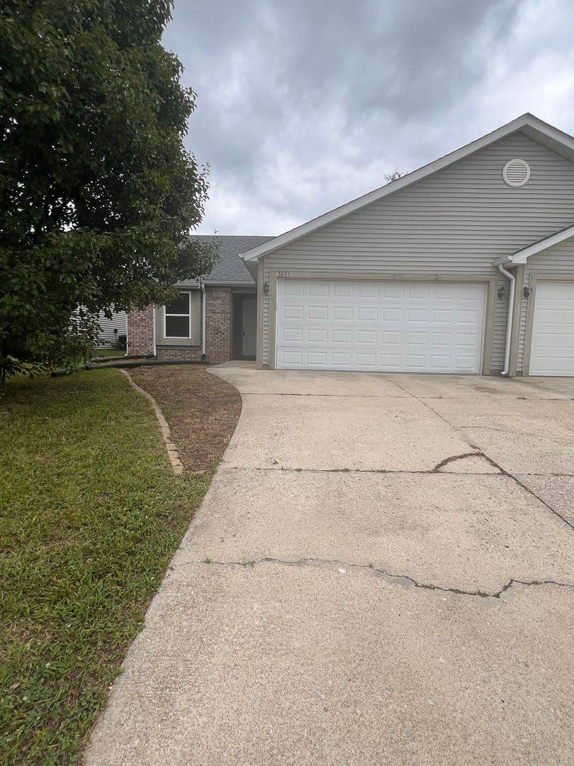 Apartment for rent at 3521 3523 E Thornhill Circle, Lafayette, IN 47909