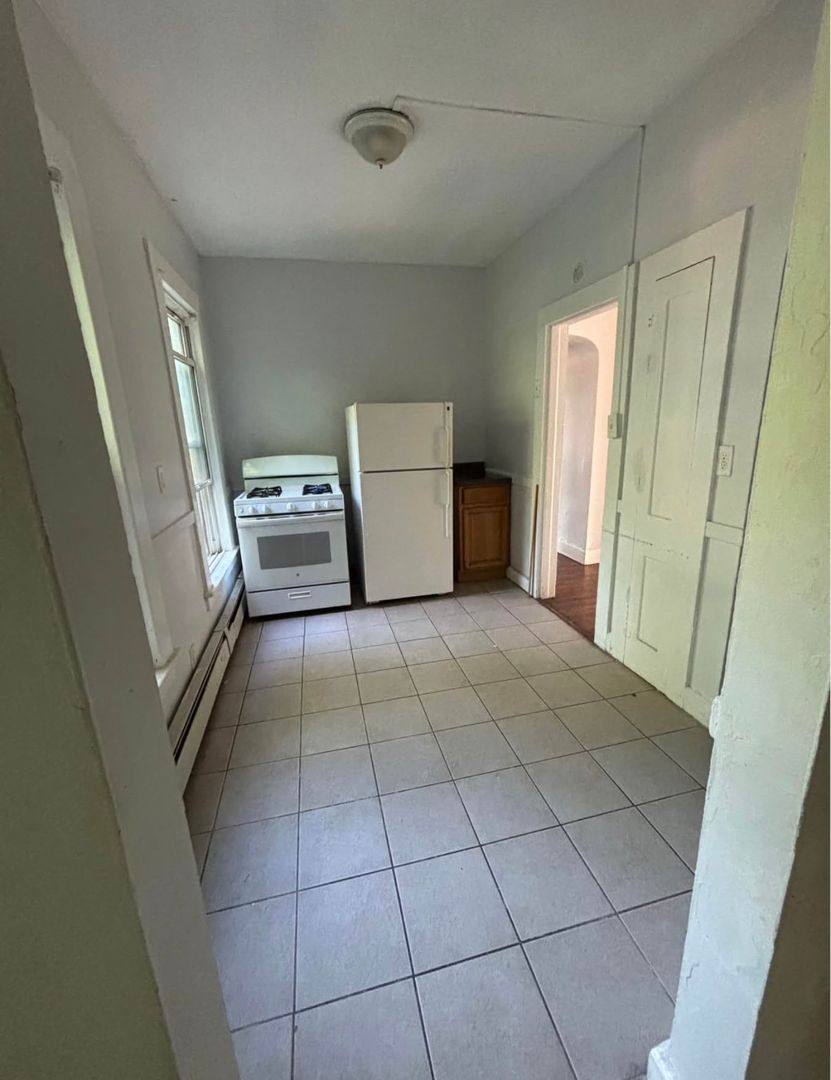 Apartment for rent at 109 W Main St, Meriden, CT 06450