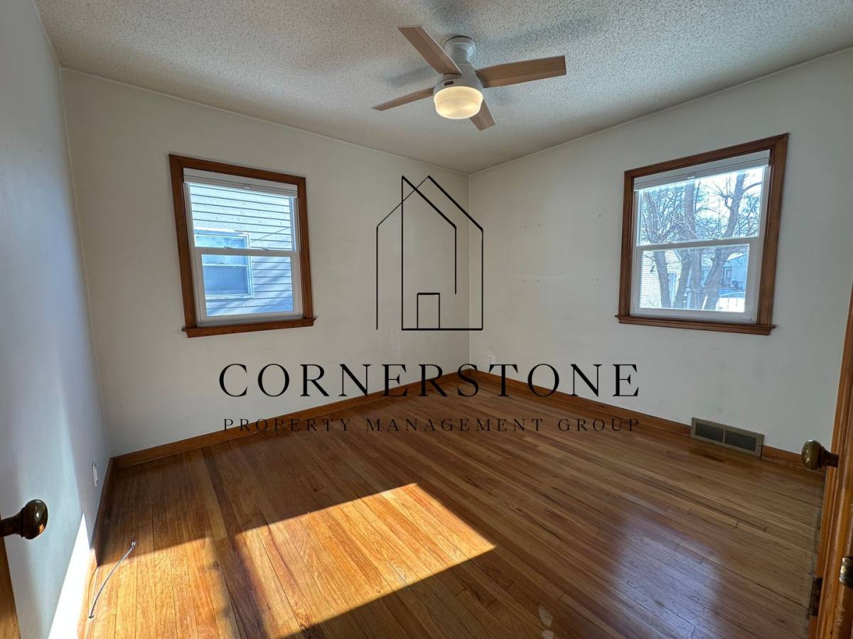House for rent at 1637 8 1 2 Ave N, Fort Dodge, IA 50501
