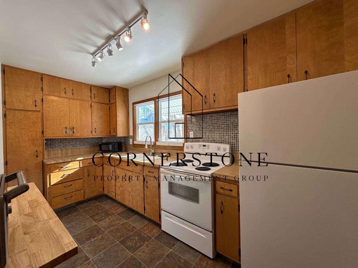 House for rent at 1637 8 1 2 Ave N, Fort Dodge, IA 50501