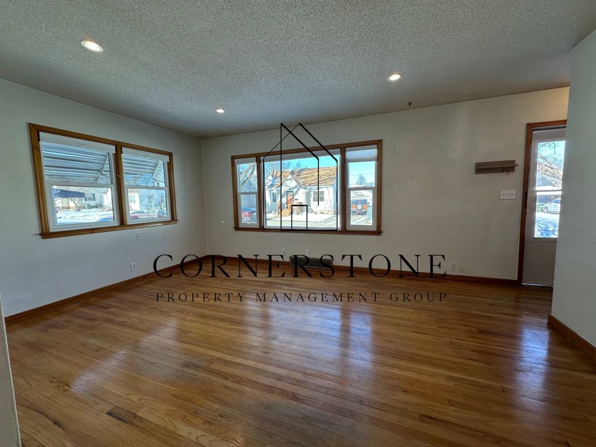 House for rent at 1637 8 1 2 Ave N, Fort Dodge, IA 50501