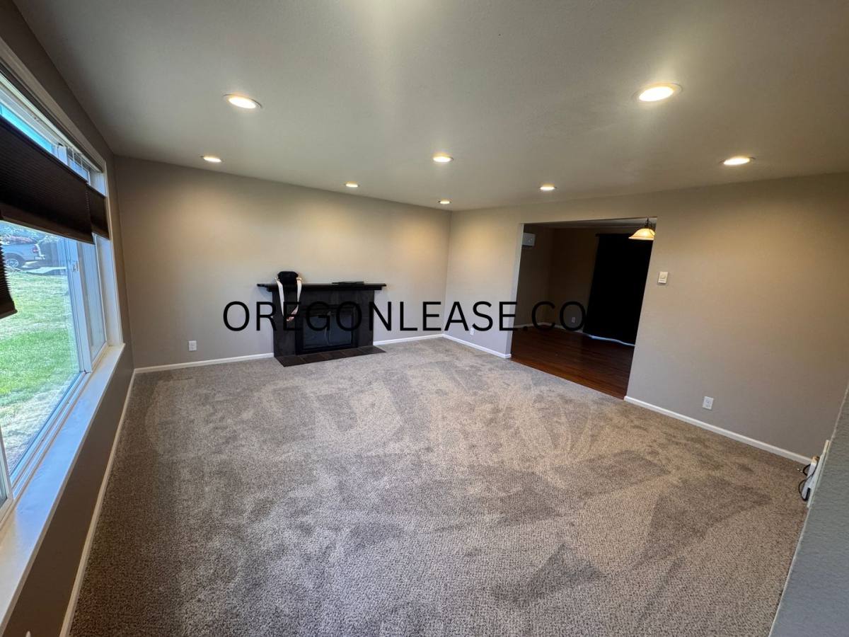 House for rent at 1710 Rambling Dr, Springfield, OR 97477