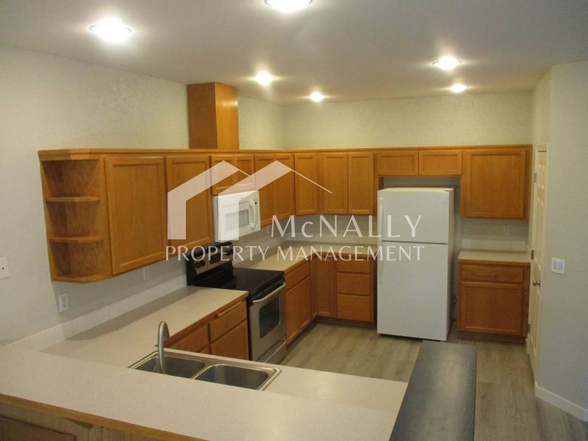 Condo for rent at 14002 95th Ave NW, Gig Harbor, WA 98329