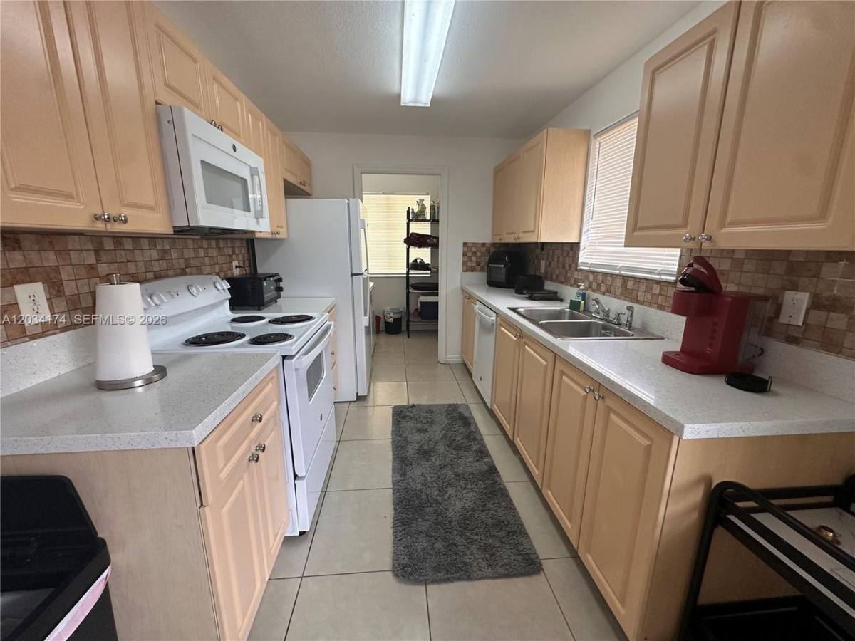 House for rent at 404 NW 2nd Ave, Hallandale, FL 33009