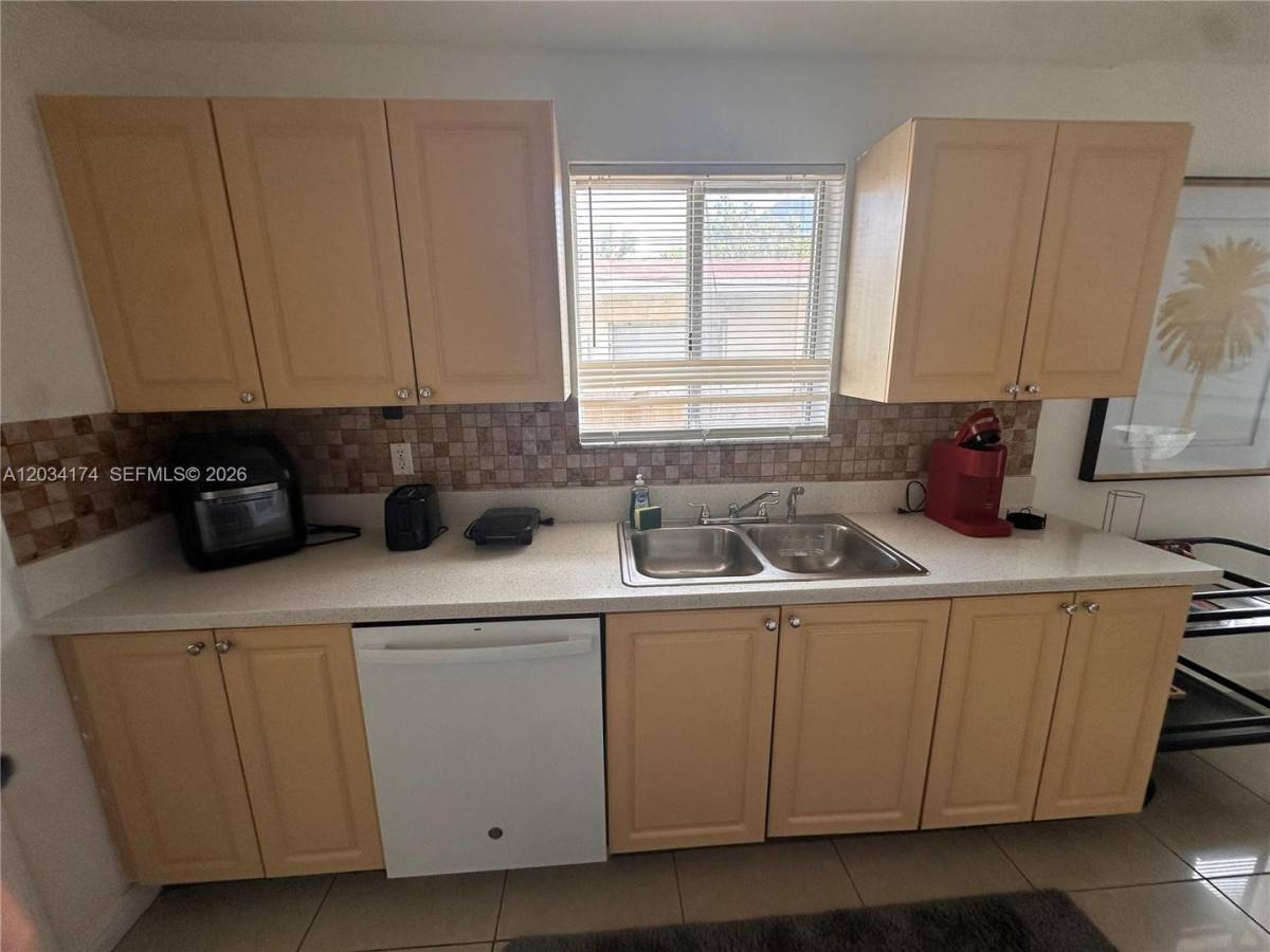 House for rent at 404 NW 2nd Ave, Hallandale, FL 33009