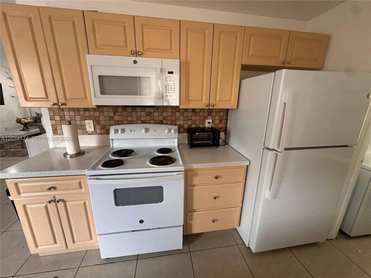 House for rent at 404 NW 2nd Ave, Hallandale, FL 33009