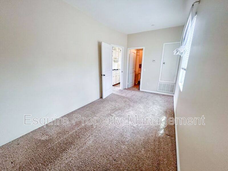 Apartment for rent at 530 Owens River Dr, Oxnard, CA 93036