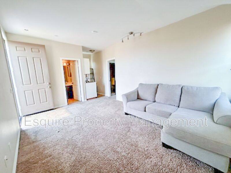 Apartment for rent at 530 Owens River Dr, Oxnard, CA 93036