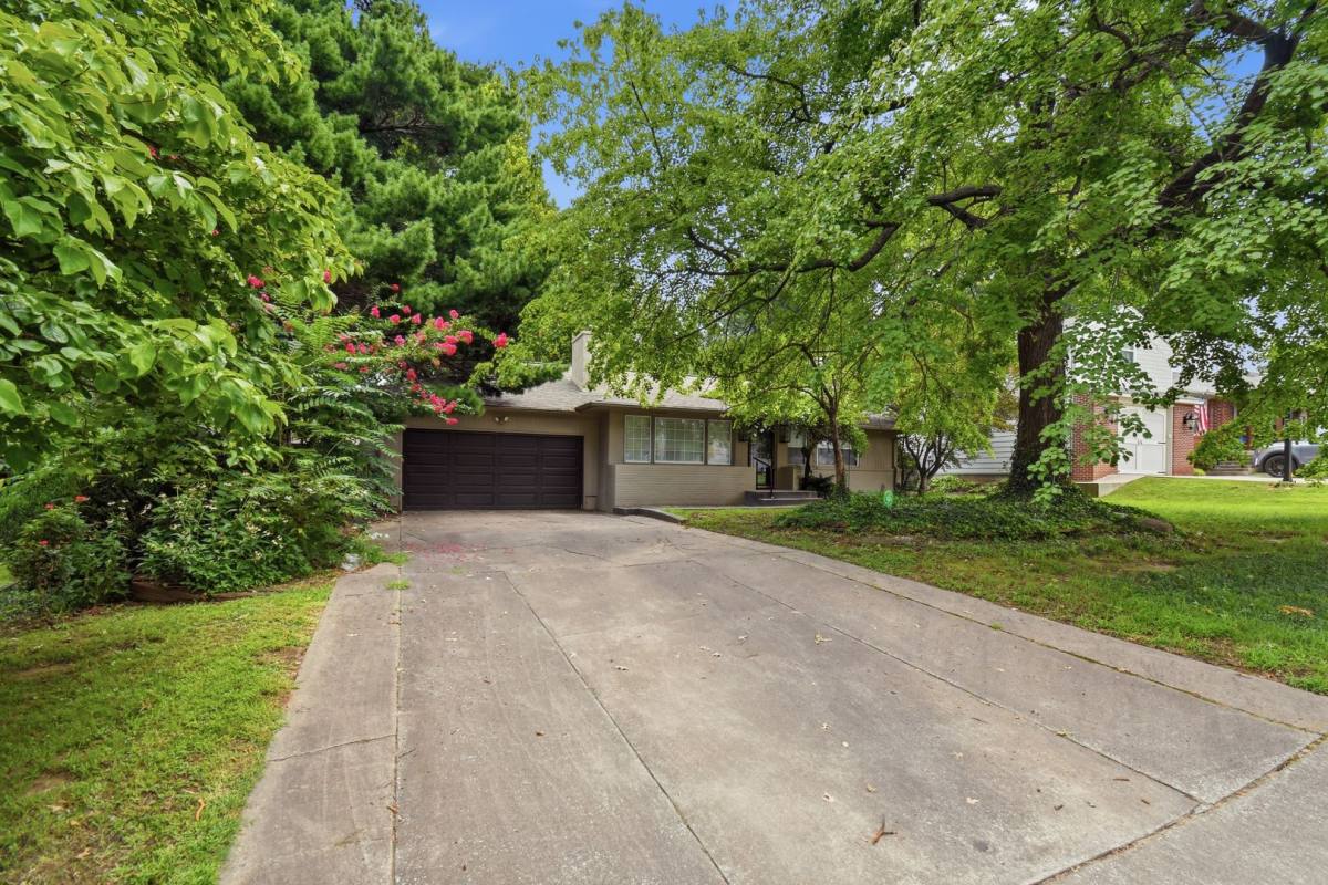 House for rent at 3325 S Yorktown Ave, Tulsa, OK 74105