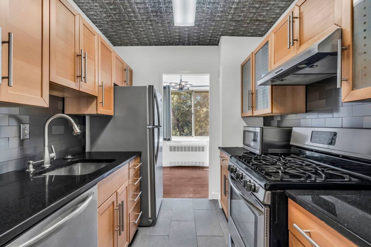 Condo for rent at 4000 Tunlaw Rd NW #318, Washington, DC 20007
