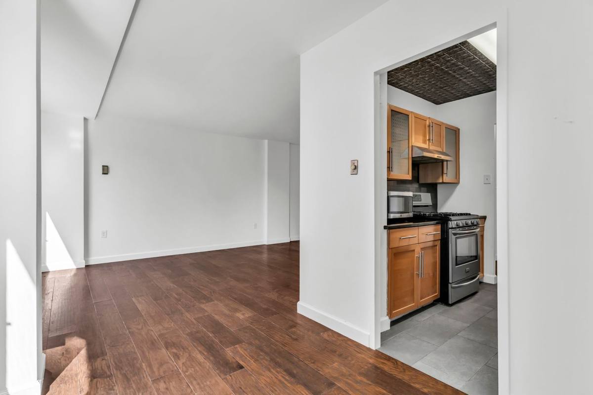 Condo for rent at 4000 Tunlaw Rd NW #318, Washington, DC 20007