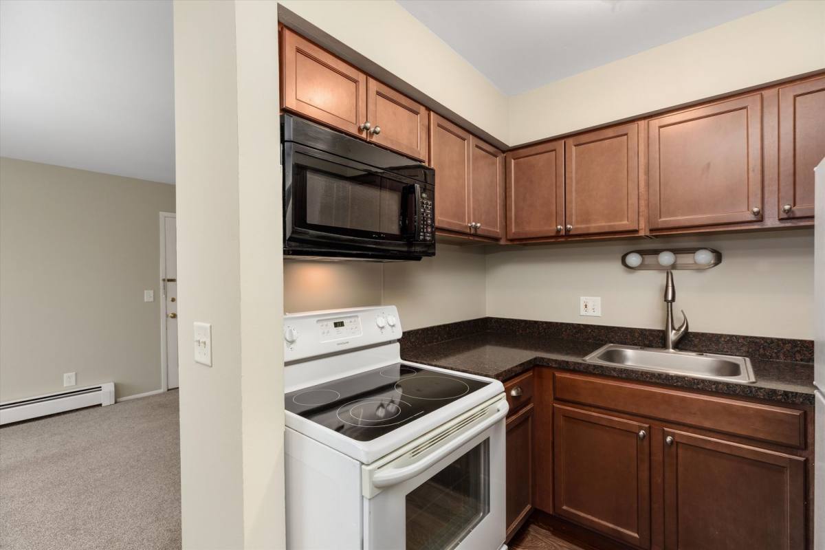 Apartment for rent at 2567 E Maple Rd, Birmingham, MI 48009