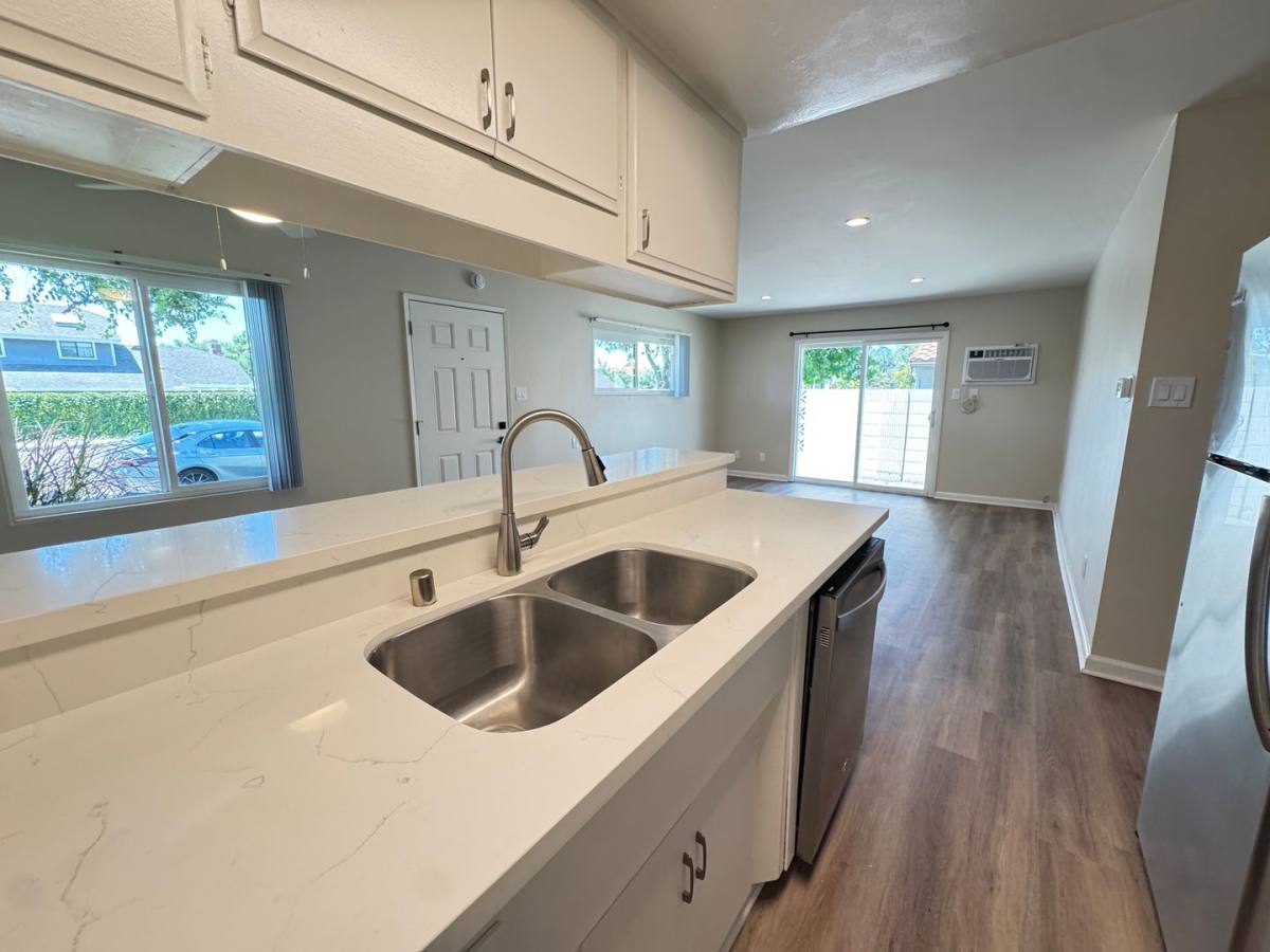 Apartment for rent at 1527-1541 E Walnut Ave, Orange, CA 92867