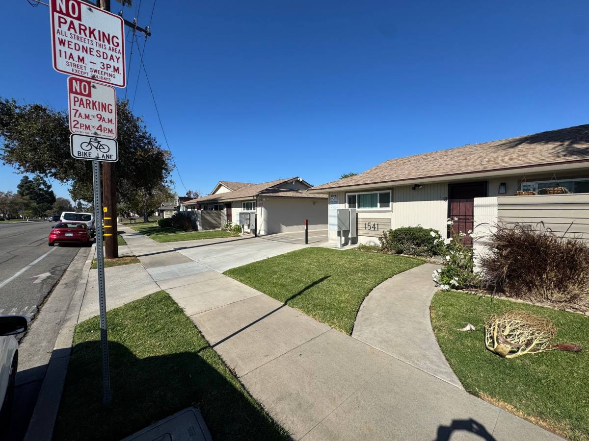 Apartment for rent at 1527-1541 E Walnut Ave, Orange, CA 92867