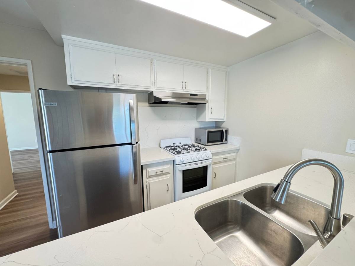 Apartment for rent at 1527-1541 E Walnut Ave, Orange, CA 92867