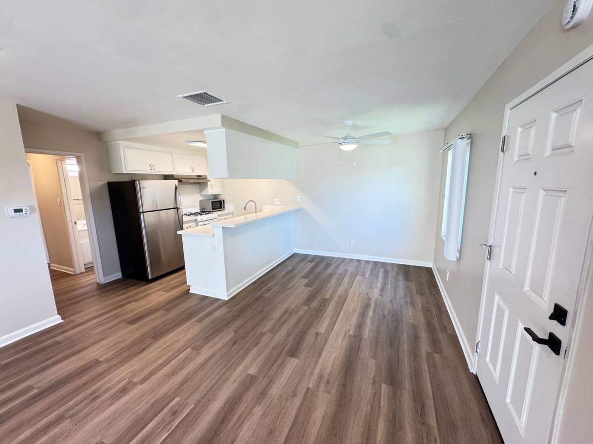 Apartment for rent at 1527-1541 E Walnut Ave, Orange, CA 92867