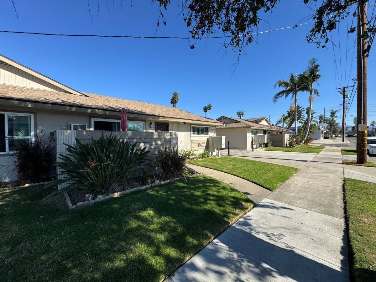 Apartment for rent at 1527-1541 E Walnut Ave, Orange, CA 92867