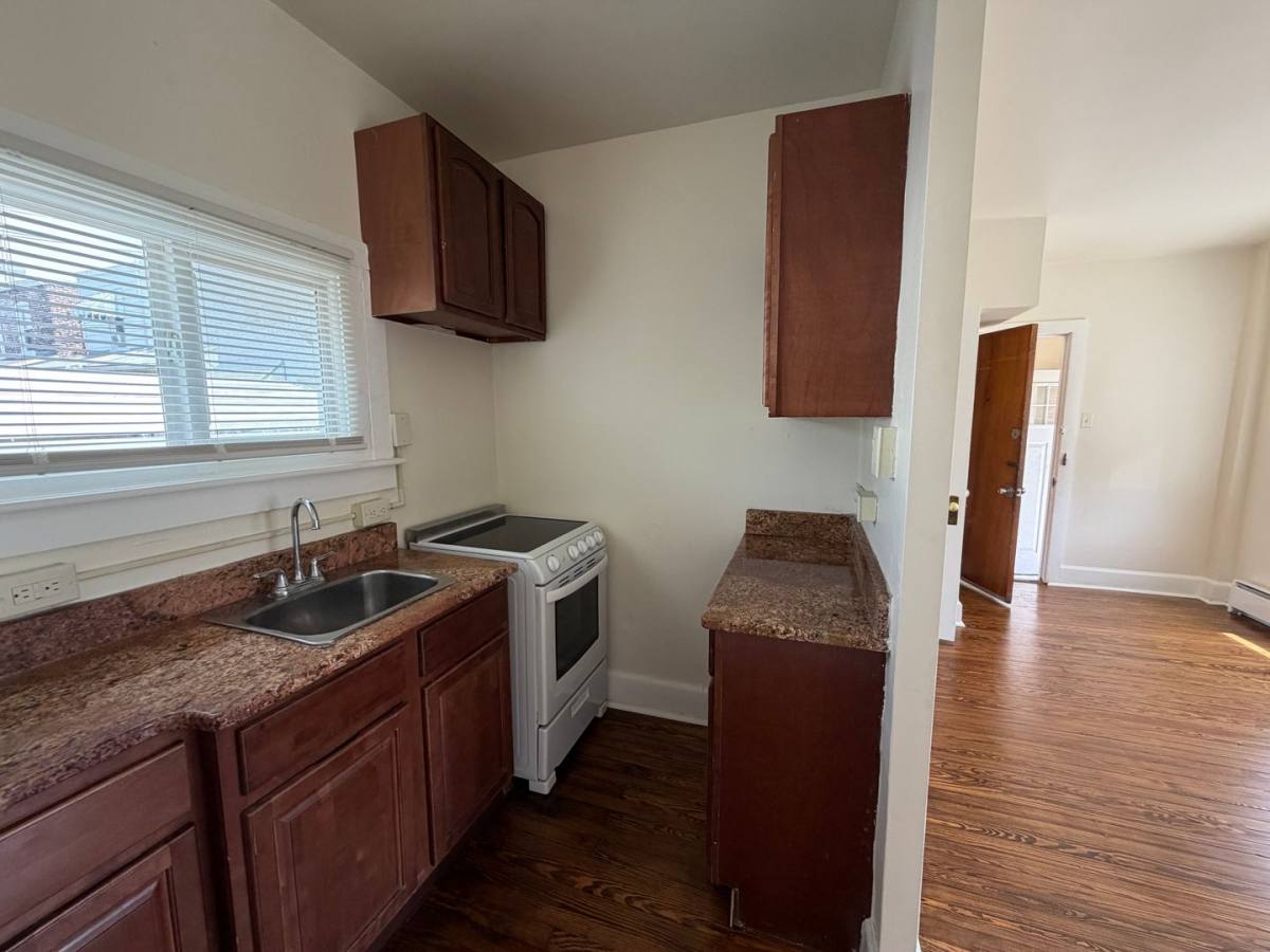 Apartment for rent at 214 N Saint Cloud St, Allentown, PA 18104