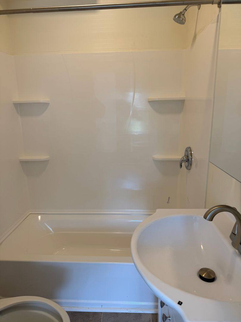 Apartment for rent at 214 N Saint Cloud St, Allentown, PA 18104