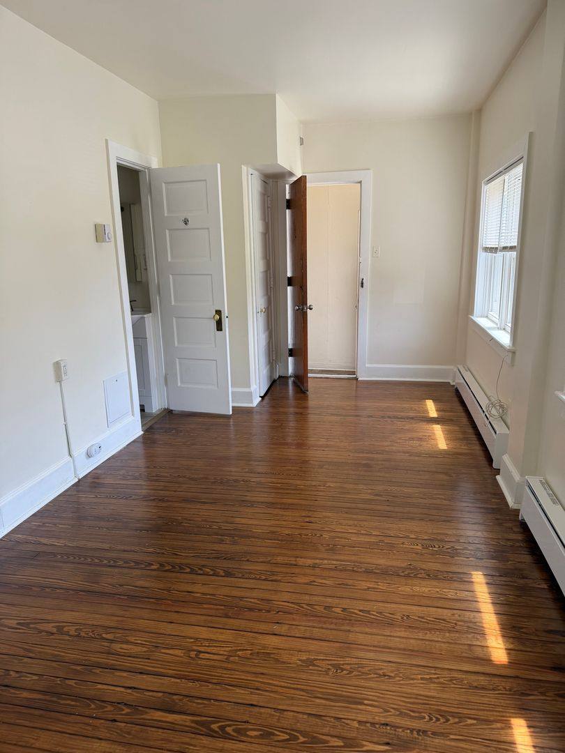 Apartment for rent at 214 N Saint Cloud St, Allentown, PA 18104