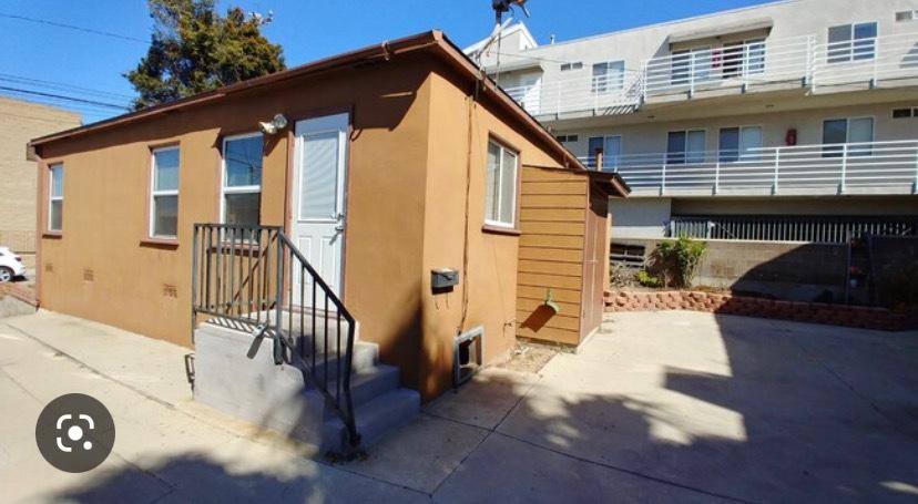 House for rent at 704 5th St #704, Hermosa Beach, CA 90254