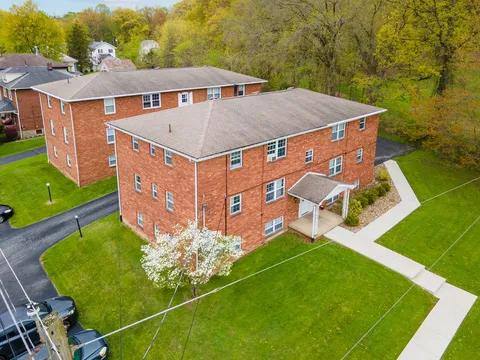 Apartment for rent at Stevenson Park, 1318 Stevenson Rd #5, Masury, OH 44438