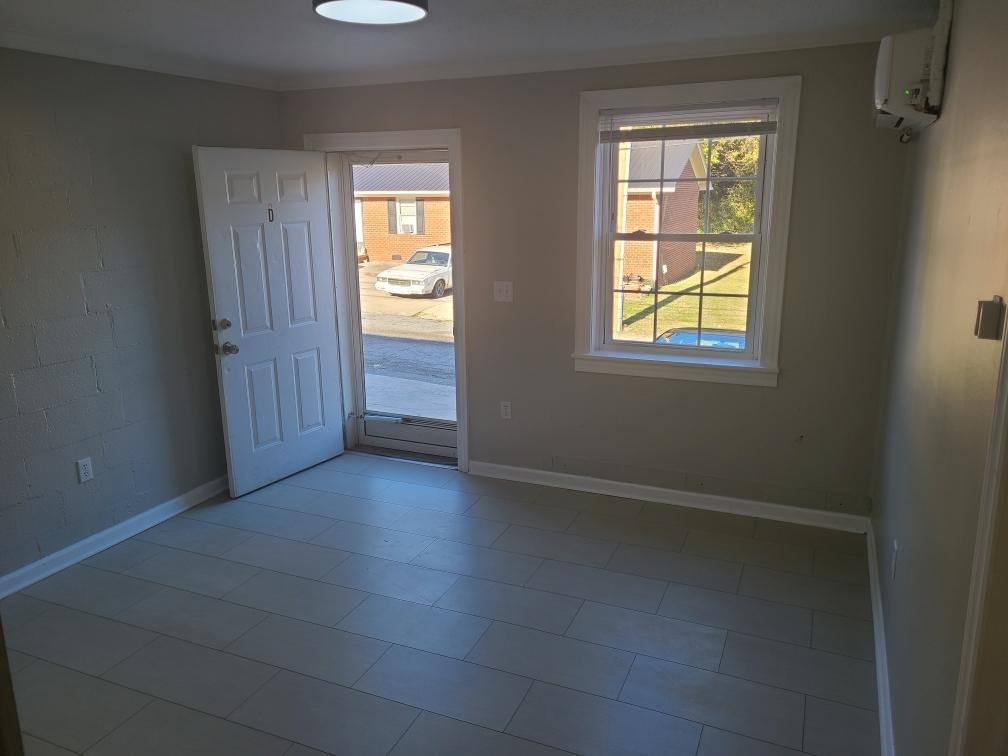 Apartment for rent at 205 East 1st Street, 205 E 1st St #D, Lexington, NC 27292