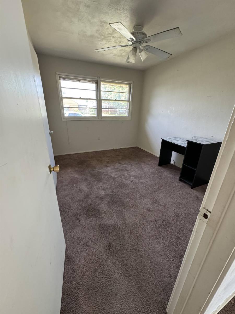 House for rent at 611 W 15th St, Sterling, IL 61081